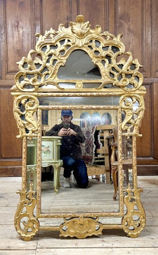 Gilded wooden mantelpiece mirror from the Regence period, 18th century - Mirrors, Trumeau Style French Regence