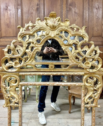 Mirrors, Trumeau  - Gilded wooden mantelpiece mirror from the Regence period, 18th century