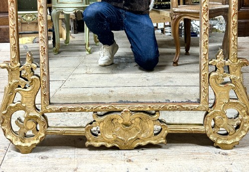 French Regence - Gilded wooden mantelpiece mirror from the Regence period, 18th century