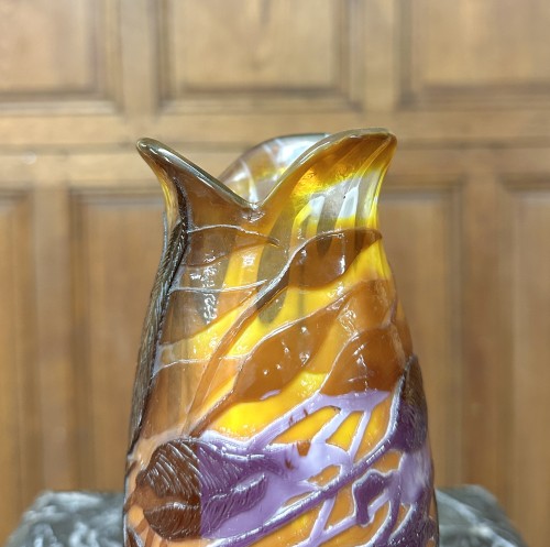 Emile Gallé -Artistic vase with tulips, polished decoration - Glass & Crystal Style Art nouveau