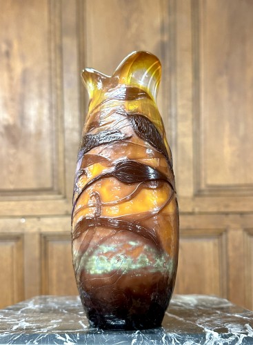 Emile Gallé -Artistic vase with tulips, polished decoration - 