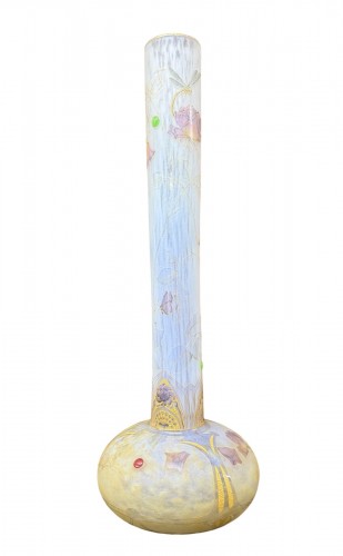 Daum Nancy - Vase Art nouveau aux roses, papillons, libellules et cabochons