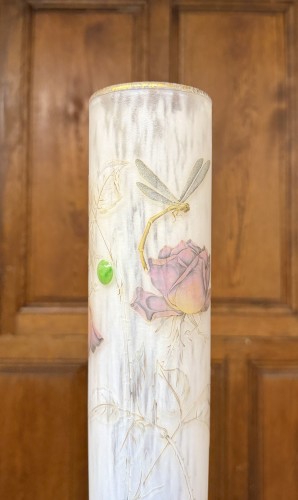 Verrerie, Cristallerie  - Daum Nancy - Vase Art nouveau aux roses, papillons, libellules et cabochons