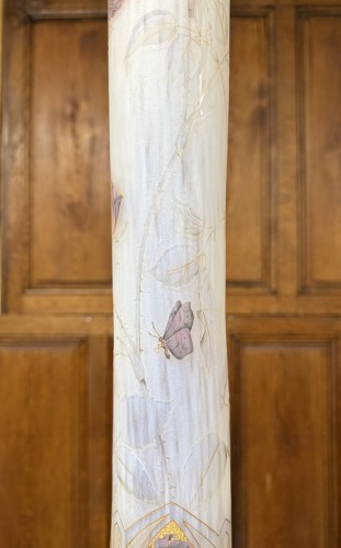 Daum Nancy - Vase Art nouveau aux roses, papillons, libellules et cabochons - Art nouveau