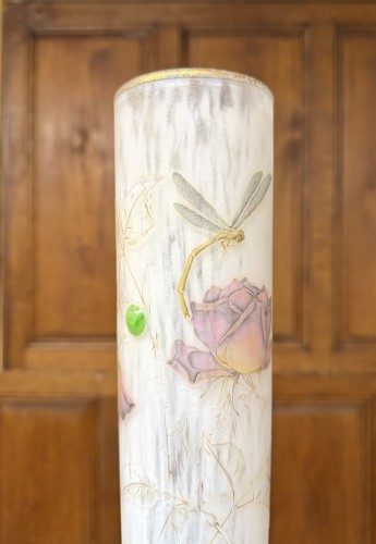 Art nouveau - Daum Nancy - Vase Art nouveau aux roses, papillons, libellules et cabochons