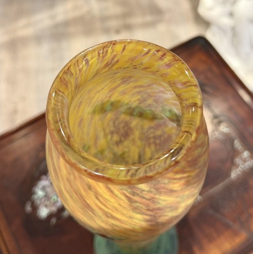 Art nouveau - Daum Nancy - important vase à décor de feuilles de chanvre