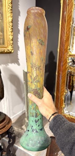 Antiquités - Daum Nancy - important vase à décor de feuilles de chanvre