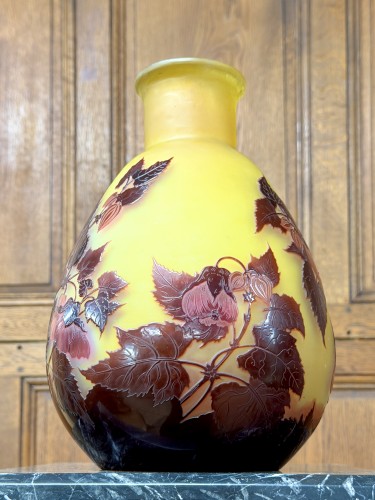 Émile Gallé - Large pear-shaped vase decorated with abutilons - Art nouveau