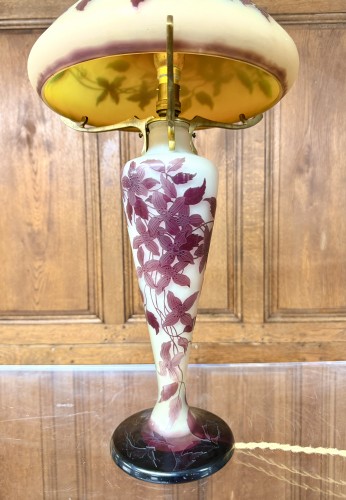 Verrerie, Cristallerie  - Émile Gallé - Lampe champignon à décor de clématites