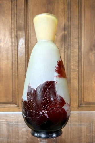 Art nouveau - Émile Gallé - vase with magnolia decor