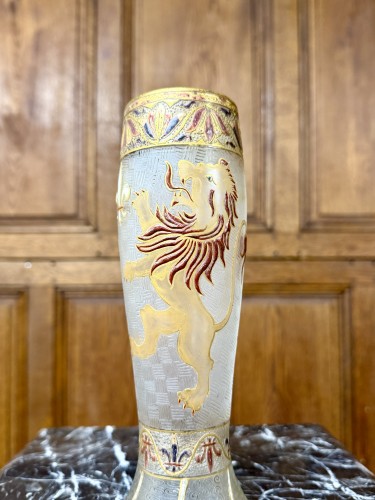 Daum Nancy - Art nouveau-era enameled vase featuring a heraldic lion - Glass & Crystal Style Art nouveau