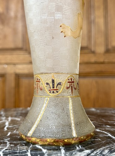 Antiquités - Daum Nancy - Art nouveau-era enameled vase featuring a heraldic lion