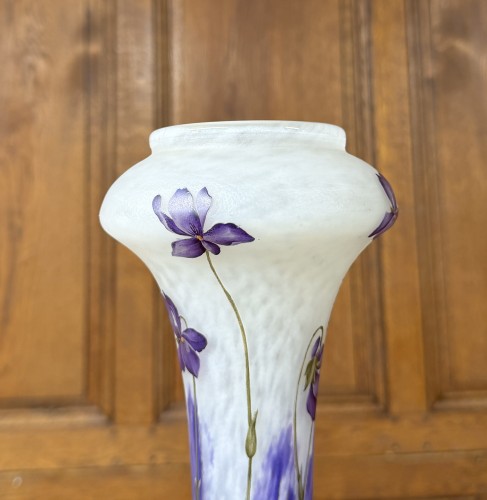Verrerie, Cristallerie  - Daum Nancy - Vase de forme diabolo aux violettes