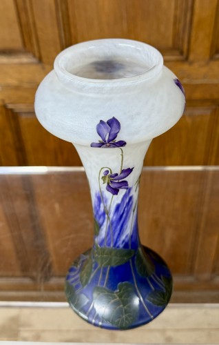 Daum Nancy - Vase de forme diabolo aux violettes - Art nouveau