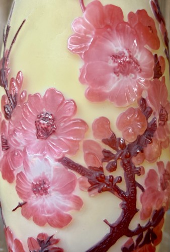 Antiquités - Émile Gallé - blown, molded vase with apple blossom decor
