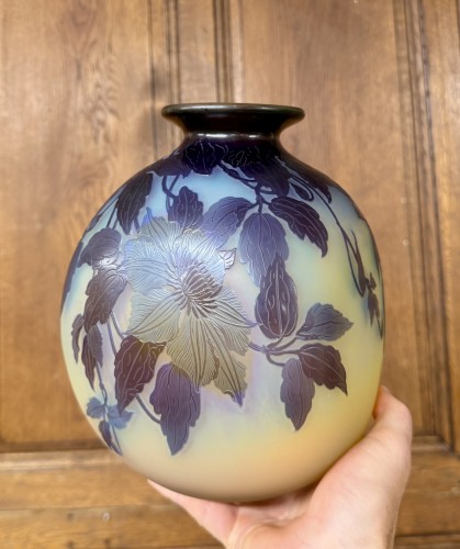Antiquités - Émile Gallé - Vase sphérique à décor de clématites