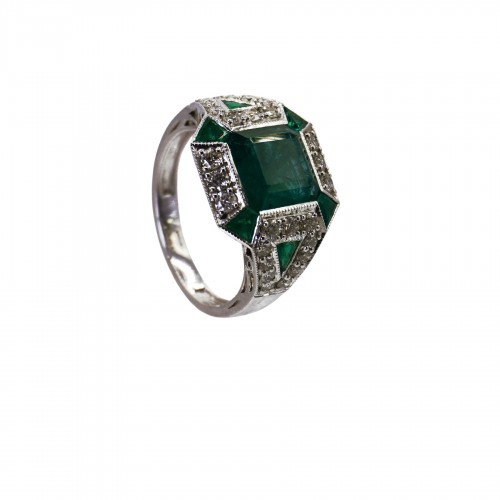Art Deco White Gold Ring with Emeralds and Diamonds
