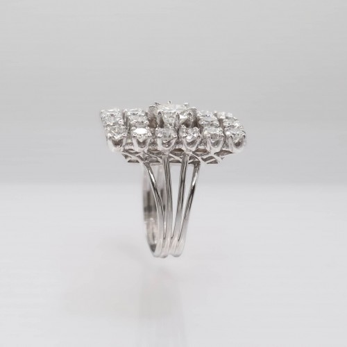 20th century - White gold ring with rectangular diamonds. Center 1.20CTS