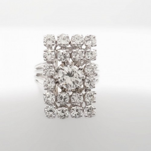 White gold ring with rectangular diamonds. Center 1.20CTS - 