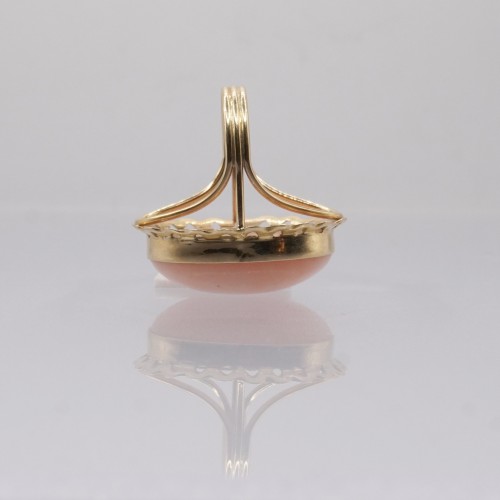 Ring adorned with coral - Antique Jewellery Style 