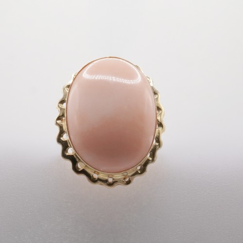 Antique Jewellery  - Ring adorned with coral