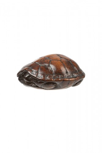 A Japanese turtle netsuke, Edo period
