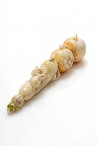 Rats on fruit - Late 19th century Japanese ivory Okimono - Asian Works of Art Style 