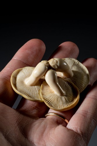  - Netsuke - Groupe de trois champignons Japonais