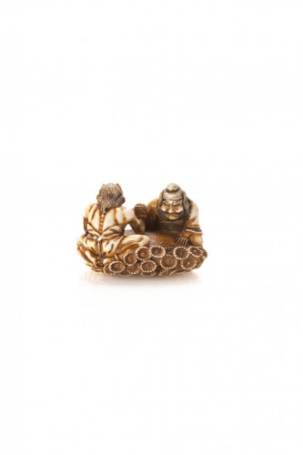 Netsuke en ivoire, scène entre Shôki et un Oni - Japon Edo - Arts d