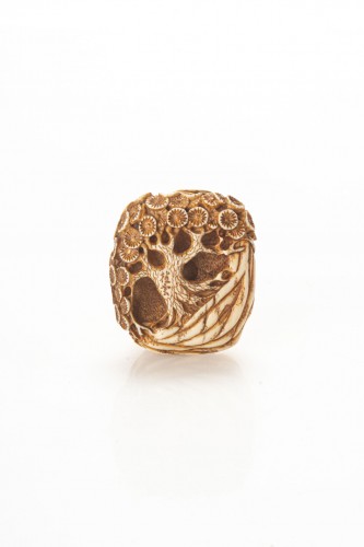Netsuke en ivoire, scène entre Shôki et un Oni - Japon Edo - 