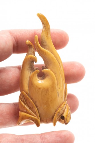 Netsuke le cèdre, de la main de Bouddha, Japon Edo - Mastromauro Japanese Art