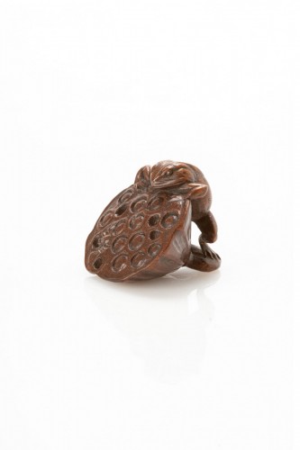 Antiquités - A Japanese boxwood netsuke of a toad on a lotus flower with a spider