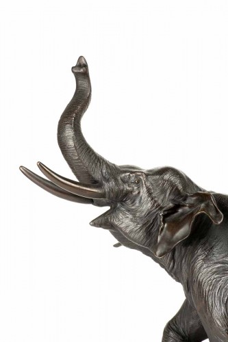 Large bronze okimono with dark patina depicting a running elephant  - Asian Works of Art Style 