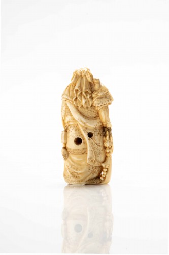 A Japanese Ivory Netsuke Depicting General Guan Yu - Asian Works of Art Style 