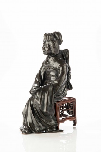 A Tokyo School Bronze Depicting A Sitting Geisha - 