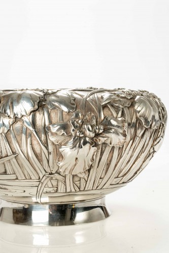 19th century - A Japanese refined silver Junjin bowl , Meiji period