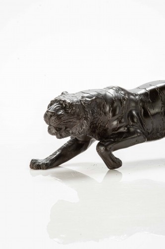 A Japanese Bronze Okimono Depicting The Study Of A Tiger - Asian Works of Art Style 