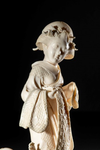 Ivory Okimono From The Tokyo School Depicting A Mother With A Child - 