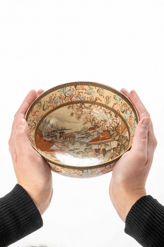 19th century - A Japanese Satsuma Ceramic Tea Bowl, Signed Senzan