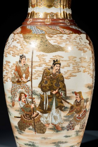 Asian Works of Art  - A pair of large Satsuma vases with Imperial scenes, signed Kinkozan