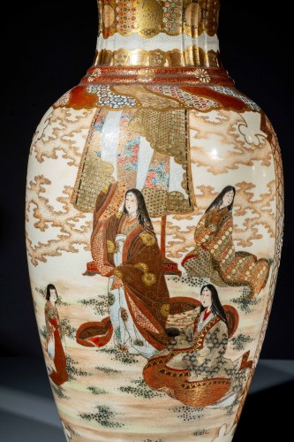 19th century - A pair of large Satsuma vases with Imperial scenes, signed Kinkozan