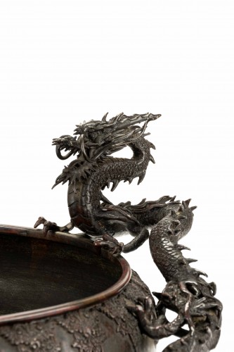 XIXe siècle - Encensoir en bronze avec deux dragons en relief
