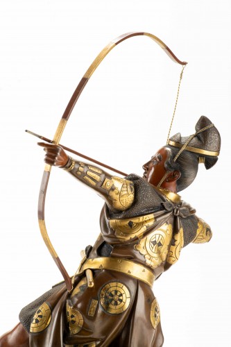 19th century - A bronze okimono depicting a samurai with a bow, signed Yoshimitsu