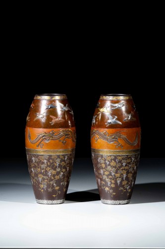 Paire de vases en fer et bronze signés Hamada Sei - Arts d