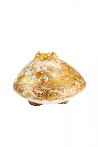 A Satsuma ceramic box in the shape of a hamaguri shell'