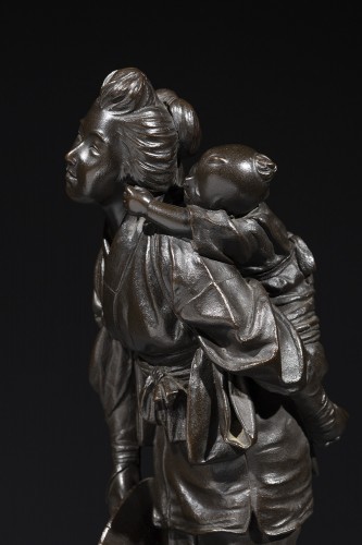 19th century - young mother with child, a okyo A Tokyo School bronze late 19th century