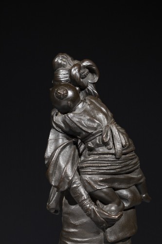 young mother with child, a okyo A Tokyo School bronze late 19th century - 