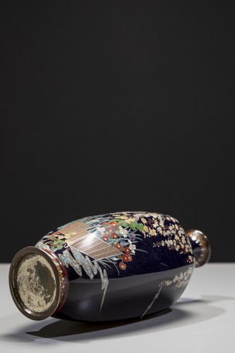 XIXe siècle - Vase cloisonné hexagonal représentant un cerisier en fleurs