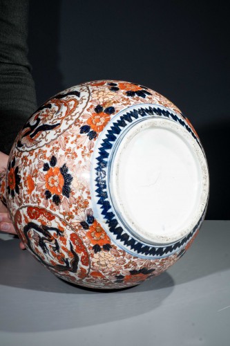 Antiquités - Grand vase Imari avec dragon, phénix et fleurs