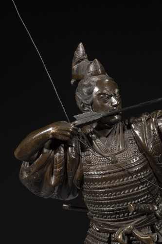  - Okimono en bronze représentant un Samouraï avec arc, signé Yoshimitsu
